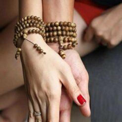 Vòng tay trầm hương